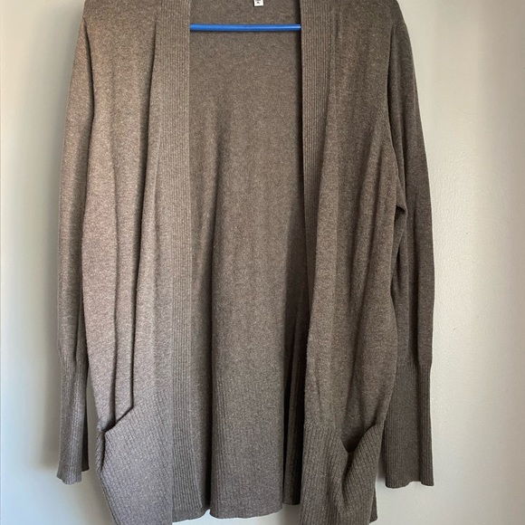 Cardigans - Picture 4 of 4